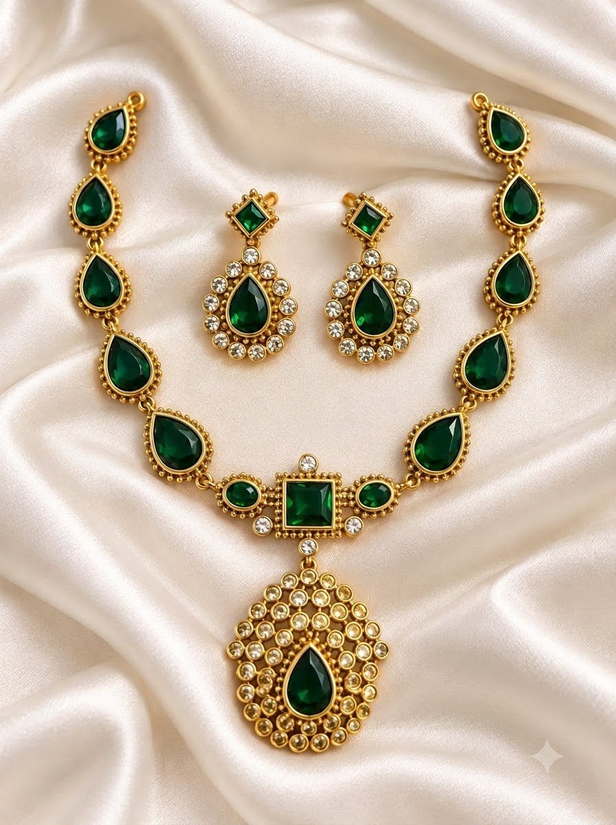 Emerald Pendant Necklace Set 3